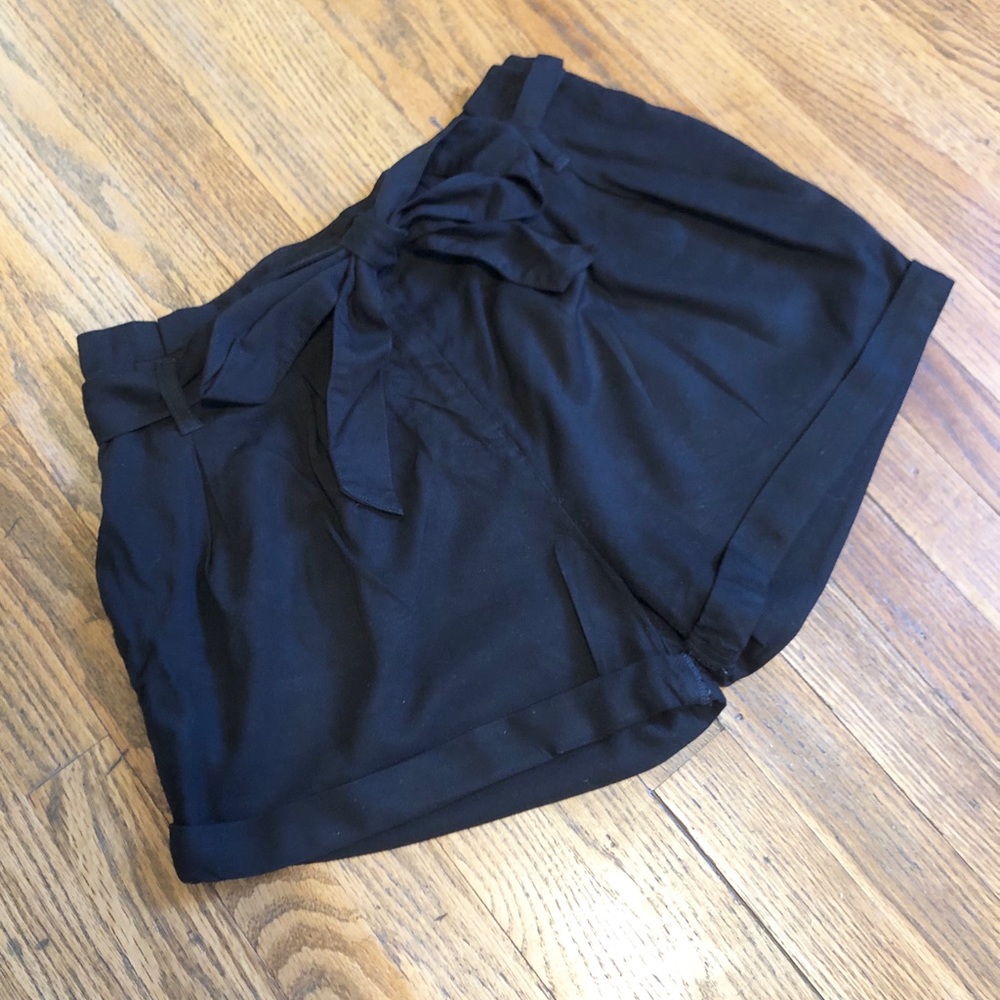 Abercrombie and Fitch bow tie shorts high waisted